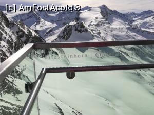 [P01] Pe platforma de pe latura sudică a Kitzsteinhorn-ului, cu panoramă spre vârfuri de peste 3.000 m » foto by Mika
 - 
<span class="allrVoted glyphicon glyphicon-heart hidden" id="av1155835"></span>
<a class="m-l-10 hidden" id="sv1155835" onclick="voting_Foto_DelVot(,1155835,26259)" role="button">șterge vot <span class="glyphicon glyphicon-remove"></span></a>
<a id="v91155835" class=" c-red"  onclick="voting_Foto_SetVot(1155835)" role="button"><span class="glyphicon glyphicon-heart-empty"></span> <b>LIKE</b> = Votează poza</a> <img class="hidden"  id="f1155835W9" src="/imagini/loader.gif" border="0" /><span class="AjErrMes hidden" id="e1155835ErM"></span>