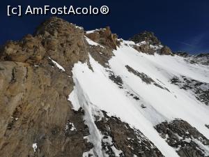 [P12] Vârful Kitsteinhorn, 3.203 m, unde pot urca cei experimentați » foto by Mika
 - 
<span class="allrVoted glyphicon glyphicon-heart hidden" id="av1155846"></span>
<a class="m-l-10 hidden" id="sv1155846" onclick="voting_Foto_DelVot(,1155846,26259)" role="button">șterge vot <span class="glyphicon glyphicon-remove"></span></a>
<a id="v91155846" class=" c-red"  onclick="voting_Foto_SetVot(1155846)" role="button"><span class="glyphicon glyphicon-heart-empty"></span> <b>LIKE</b> = Votează poza</a> <img class="hidden"  id="f1155846W9" src="/imagini/loader.gif" border="0" /><span class="AjErrMes hidden" id="e1155846ErM"></span>