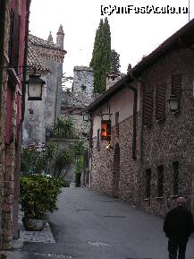 [P05] Sirmione - Lago di Garda. » foto by presario
 - 
<span class="allrVoted glyphicon glyphicon-heart hidden" id="av44646"></span>
<a class="m-l-10 hidden" id="sv44646" onclick="voting_Foto_DelVot(,44646,26299)" role="button">șterge vot <span class="glyphicon glyphicon-remove"></span></a>
<a id="v944646" class=" c-red"  onclick="voting_Foto_SetVot(44646)" role="button"><span class="glyphicon glyphicon-heart-empty"></span> <b>LIKE</b> = Votează poza</a> <img class="hidden"  id="f44646W9" src="/imagini/loader.gif" border="0" /><span class="AjErrMes hidden" id="e44646ErM"></span>