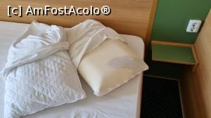 [P01] Perna pătată cu lichide sau altceva » foto by SorinLeo
 - 
<span class="allrVoted glyphicon glyphicon-heart hidden" id="av1309158"></span>
<a class="m-l-10 hidden" id="sv1309158" onclick="voting_Foto_DelVot(,1309158,26480)" role="button">șterge vot <span class="glyphicon glyphicon-remove"></span></a>
<a id="v91309158" class=" c-red"  onclick="voting_Foto_SetVot(1309158)" role="button"><span class="glyphicon glyphicon-heart-empty"></span> <b>LIKE</b> = Votează poza</a> <img class="hidden"  id="f1309158W9" src="/imagini/loader.gif" border="0" /><span class="AjErrMes hidden" id="e1309158ErM"></span>