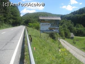 [P01] Dupa ce iesiti din Corund, la 3 Km, pe dreapta, veti vedea un poster cu o pastravarie. Pe partea opusa (stanga), e poiana cu piatra gaurita » foto by dorgo
 - 
<span class="allrVoted glyphicon glyphicon-heart hidden" id="av1225532"></span>
<a class="m-l-10 hidden" id="sv1225532" onclick="voting_Foto_DelVot(,1225532,26498)" role="button">șterge vot <span class="glyphicon glyphicon-remove"></span></a>
<a id="v91225532" class=" c-red"  onclick="voting_Foto_SetVot(1225532)" role="button"><span class="glyphicon glyphicon-heart-empty"></span> <b>LIKE</b> = Votează poza</a> <img class="hidden"  id="f1225532W9" src="/imagini/loader.gif" border="0" /><span class="AjErrMes hidden" id="e1225532ErM"></span>