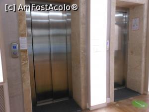 [P29] Ibis Style Hotel Dunărea - Galați. Lifturile de la etaj. » foto by iulianic
 - 
<span class="allrVoted glyphicon glyphicon-heart hidden" id="av1188683"></span>
<a class="m-l-10 hidden" id="sv1188683" onclick="voting_Foto_DelVot(,1188683,26561)" role="button">șterge vot <span class="glyphicon glyphicon-remove"></span></a>
<a id="v91188683" class=" c-red"  onclick="voting_Foto_SetVot(1188683)" role="button"><span class="glyphicon glyphicon-heart-empty"></span> <b>LIKE</b> = Votează poza</a> <img class="hidden"  id="f1188683W9" src="/imagini/loader.gif" border="0" /><span class="AjErrMes hidden" id="e1188683ErM"></span>