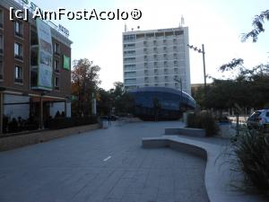 [P04] Ibis Style Hotel Dunărea - Galați. Alături, Hotel Mercure. » foto by iulianic
 - 
<span class="allrVoted glyphicon glyphicon-heart hidden" id="av1188654"></span>
<a class="m-l-10 hidden" id="sv1188654" onclick="voting_Foto_DelVot(,1188654,26561)" role="button">șterge vot <span class="glyphicon glyphicon-remove"></span></a>
<a id="v91188654" class=" c-red"  onclick="voting_Foto_SetVot(1188654)" role="button"><span class="glyphicon glyphicon-heart-empty"></span> <b>LIKE</b> = Votează poza</a> <img class="hidden"  id="f1188654W9" src="/imagini/loader.gif" border="0" /><span class="AjErrMes hidden" id="e1188654ErM"></span>
