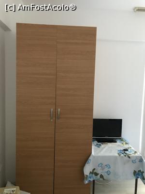 [P14] Dulapul și piticania care ne-a adormit după petrecere » foto by krisstinna
 - 
<span class="allrVoted glyphicon glyphicon-heart hidden" id="av1190430"></span>
<a class="m-l-10 hidden" id="sv1190430" onclick="voting_Foto_DelVot(,1190430,26573)" role="button">șterge vot <span class="glyphicon glyphicon-remove"></span></a>
<a id="v91190430" class=" c-red"  onclick="voting_Foto_SetVot(1190430)" role="button"><span class="glyphicon glyphicon-heart-empty"></span> <b>LIKE</b> = Votează poza</a> <img class="hidden"  id="f1190430W9" src="/imagini/loader.gif" border="0" /><span class="AjErrMes hidden" id="e1190430ErM"></span>