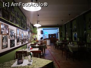 [P02] Străbatem sala lungă a restaurantului » foto by crismis
 - 
<span class="allrVoted glyphicon glyphicon-heart hidden" id="av1204143"></span>
<a class="m-l-10 hidden" id="sv1204143" onclick="voting_Foto_DelVot(,1204143,26660)" role="button">șterge vot <span class="glyphicon glyphicon-remove"></span></a>
<a id="v91204143" class=" c-red"  onclick="voting_Foto_SetVot(1204143)" role="button"><span class="glyphicon glyphicon-heart-empty"></span> <b>LIKE</b> = Votează poza</a> <img class="hidden"  id="f1204143W9" src="/imagini/loader.gif" border="0" /><span class="AjErrMes hidden" id="e1204143ErM"></span>