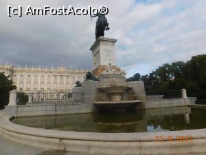 [P07] Statuia regelui Felipe al IV-lea şi Palacio Real » foto by irinad
 - 
<span class="allrVoted glyphicon glyphicon-heart hidden" id="av1283999"></span>
<a class="m-l-10 hidden" id="sv1283999" onclick="voting_Foto_DelVot(,1283999,26699)" role="button">șterge vot <span class="glyphicon glyphicon-remove"></span></a>
<a id="v91283999" class=" c-red"  onclick="voting_Foto_SetVot(1283999)" role="button"><span class="glyphicon glyphicon-heart-empty"></span> <b>LIKE</b> = Votează poza</a> <img class="hidden"  id="f1283999W9" src="/imagini/loader.gif" border="0" /><span class="AjErrMes hidden" id="e1283999ErM"></span>