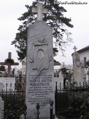 [P14] Cenotaful dedicat lui Valter Mărăcineanu - Cimitirul Mănăstirii Samurcășești.  » foto by tata123 🔱
 - 
<span class="allrVoted glyphicon glyphicon-heart hidden" id="av616293"></span>
<a class="m-l-10 hidden" id="sv616293" onclick="voting_Foto_DelVot(,616293,26723)" role="button">șterge vot <span class="glyphicon glyphicon-remove"></span></a>
<a id="v9616293" class=" c-red"  onclick="voting_Foto_SetVot(616293)" role="button"><span class="glyphicon glyphicon-heart-empty"></span> <b>LIKE</b> = Votează poza</a> <img class="hidden"  id="f616293W9" src="/imagini/loader.gif" border="0" /><span class="AjErrMes hidden" id="e616293ErM"></span>