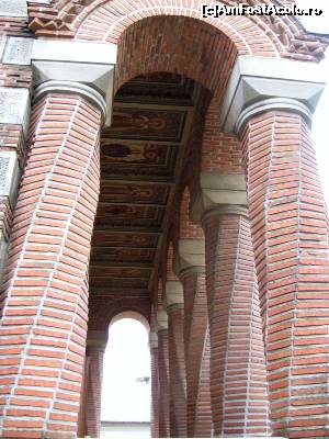 [P06] Coloane monumentale - Mănăstirea Samurcășești.  » foto by tata123 🔱
 - 
<span class="allrVoted glyphicon glyphicon-heart hidden" id="av616285"></span>
<a class="m-l-10 hidden" id="sv616285" onclick="voting_Foto_DelVot(,616285,26723)" role="button">șterge vot <span class="glyphicon glyphicon-remove"></span></a>
<a id="v9616285" class=" c-red"  onclick="voting_Foto_SetVot(616285)" role="button"><span class="glyphicon glyphicon-heart-empty"></span> <b>LIKE</b> = Votează poza</a> <img class="hidden"  id="f616285W9" src="/imagini/loader.gif" border="0" /><span class="AjErrMes hidden" id="e616285ErM"></span>
