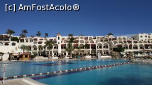 [P37] vedere din resort, piscina exterioara » foto by elenaadina
 - 
<span class="allrVoted glyphicon glyphicon-heart hidden" id="av1300065"></span>
<a class="m-l-10 hidden" id="sv1300065" onclick="voting_Foto_DelVot(,1300065,26742)" role="button">șterge vot <span class="glyphicon glyphicon-remove"></span></a>
<a id="v91300065" class=" c-red"  onclick="voting_Foto_SetVot(1300065)" role="button"><span class="glyphicon glyphicon-heart-empty"></span> <b>LIKE</b> = Votează poza</a> <img class="hidden"  id="f1300065W9" src="/imagini/loader.gif" border="0" /><span class="AjErrMes hidden" id="e1300065ErM"></span>