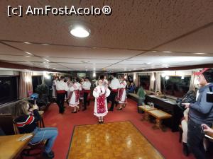 [P17] Ansambluri dobrogene » foto by pepsi70ro
 - 
<span class="allrVoted glyphicon glyphicon-heart hidden" id="av1218991"></span>
<a class="m-l-10 hidden" id="sv1218991" onclick="voting_Foto_DelVot(,1218991,26760)" role="button">șterge vot <span class="glyphicon glyphicon-remove"></span></a>
<a id="v91218991" class=" c-red"  onclick="voting_Foto_SetVot(1218991)" role="button"><span class="glyphicon glyphicon-heart-empty"></span> <b>LIKE</b> = Votează poza</a> <img class="hidden"  id="f1218991W9" src="/imagini/loader.gif" border="0" /><span class="AjErrMes hidden" id="e1218991ErM"></span>
