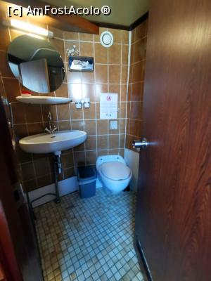 [P03] Baia din cabină » foto by pepsi70ro
 - 
<span class="allrVoted glyphicon glyphicon-heart hidden" id="av1218976"></span>
<a class="m-l-10 hidden" id="sv1218976" onclick="voting_Foto_DelVot(,1218976,26760)" role="button">șterge vot <span class="glyphicon glyphicon-remove"></span></a>
<a id="v91218976" class=" c-red"  onclick="voting_Foto_SetVot(1218976)" role="button"><span class="glyphicon glyphicon-heart-empty"></span> <b>LIKE</b> = Votează poza</a> <img class="hidden"  id="f1218976W9" src="/imagini/loader.gif" border="0" /><span class="AjErrMes hidden" id="e1218976ErM"></span>
