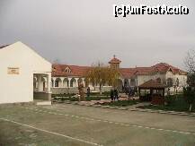 [P09] Manastirea Maxineni - chiliile, iar in stanga magazinul cu obiecte bisericesti » foto by ascent
 - 
<span class="allrVoted glyphicon glyphicon-heart hidden" id="av167610"></span>
<a class="m-l-10 hidden" id="sv167610" onclick="voting_Foto_DelVot(,167610,26794)" role="button">șterge vot <span class="glyphicon glyphicon-remove"></span></a>
<a id="v9167610" class=" c-red"  onclick="voting_Foto_SetVot(167610)" role="button"><span class="glyphicon glyphicon-heart-empty"></span> <b>LIKE</b> = Votează poza</a> <img class="hidden"  id="f167610W9" src="/imagini/loader.gif" border="0" /><span class="AjErrMes hidden" id="e167610ErM"></span>