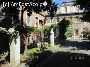 [P20] Palazzo Barberini » foto by adso
 - 
<span class="allrVoted glyphicon glyphicon-heart hidden" id="av1229202"></span>
<a class="m-l-10 hidden" id="sv1229202" onclick="voting_Foto_DelVot(,1229202,26854)" role="button">șterge vot <span class="glyphicon glyphicon-remove"></span></a>
<a id="v91229202" class=" c-red"  onclick="voting_Foto_SetVot(1229202)" role="button"><span class="glyphicon glyphicon-heart-empty"></span> <b>LIKE</b> = Votează poza</a> <img class="hidden"  id="f1229202W9" src="/imagini/loader.gif" border="0" /><span class="AjErrMes hidden" id="e1229202ErM"></span>