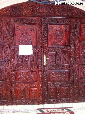 [P18] Ușa de intrare în Paraclisul Adormirea Maicii Domnului » foto by Yersinia Pestis
 - 
<span class="allrVoted glyphicon glyphicon-heart hidden" id="av602246"></span>
<a class="m-l-10 hidden" id="sv602246" onclick="voting_Foto_DelVot(,602246,26872)" role="button">șterge vot <span class="glyphicon glyphicon-remove"></span></a>
<a id="v9602246" class=" c-red"  onclick="voting_Foto_SetVot(602246)" role="button"><span class="glyphicon glyphicon-heart-empty"></span> <b>LIKE</b> = Votează poza</a> <img class="hidden"  id="f602246W9" src="/imagini/loader.gif" border="0" /><span class="AjErrMes hidden" id="e602246ErM"></span>