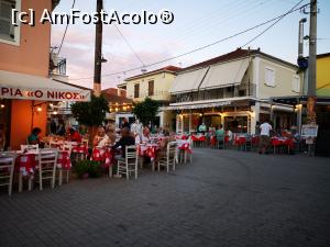 [P02] Piațeta unde se află Taverna O Nikos, Vathi » foto by crismis
 - 
<span class="allrVoted glyphicon glyphicon-heart hidden" id="av1271642"></span>
<a class="m-l-10 hidden" id="sv1271642" onclick="voting_Foto_DelVot(,1271642,27118)" role="button">șterge vot <span class="glyphicon glyphicon-remove"></span></a>
<a id="v91271642" class=" c-red"  onclick="voting_Foto_SetVot(1271642)" role="button"><span class="glyphicon glyphicon-heart-empty"></span> <b>LIKE</b> = Votează poza</a> <img class="hidden"  id="f1271642W9" src="/imagini/loader.gif" border="0" /><span class="AjErrMes hidden" id="e1271642ErM"></span>