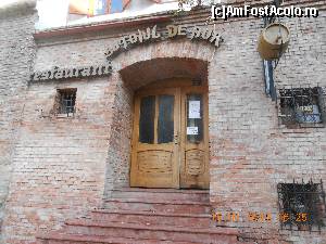 [P12] Restaurantul „Butoiul de Aur”, păstrează arhitectura medievală.  » foto by Rodel
 - 
<span class="allrVoted glyphicon glyphicon-heart hidden" id="av596488"></span>
<a class="m-l-10 hidden" id="sv596488" onclick="voting_Foto_DelVot(,596488,27170)" role="button">șterge vot <span class="glyphicon glyphicon-remove"></span></a>
<a id="v9596488" class=" c-red"  onclick="voting_Foto_SetVot(596488)" role="button"><span class="glyphicon glyphicon-heart-empty"></span> <b>LIKE</b> = Votează poza</a> <img class="hidden"  id="f596488W9" src="/imagini/loader.gif" border="0" /><span class="AjErrMes hidden" id="e596488ErM"></span>