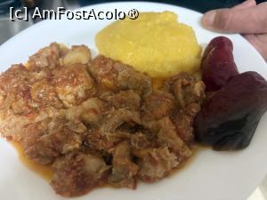 [P13] Restaurantul pensiunii Subcetate - tochitură » foto by nicole33
 - 
<span class="allrVoted glyphicon glyphicon-heart hidden" id="av1528496"></span>
<a class="m-l-10 hidden" id="sv1528496" onclick="voting_Foto_DelVot(,1528496,27266)" role="button">șterge vot <span class="glyphicon glyphicon-remove"></span></a>
<a id="v91528496" class=" c-red"  onclick="voting_Foto_SetVot(1528496)" role="button"><span class="glyphicon glyphicon-heart-empty"></span> <b>LIKE</b> = Votează poza</a> <img class="hidden"  id="f1528496W9" src="/imagini/loader.gif" border="0" /><span class="AjErrMes hidden" id="e1528496ErM"></span>