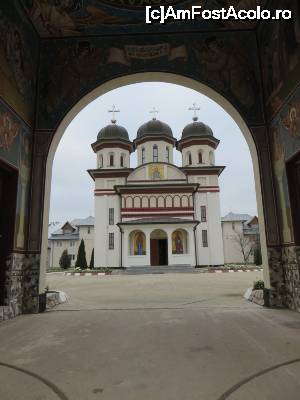 [P17] Biserica Mănăstirii „Sf. Ioan Botezătorul” - Brânceni, Teleorman.  » foto by tata123 🔱
 - 
<span class="allrVoted glyphicon glyphicon-heart hidden" id="av700709"></span>
<a class="m-l-10 hidden" id="sv700709" onclick="voting_Foto_DelVot(,700709,27275)" role="button">șterge vot <span class="glyphicon glyphicon-remove"></span></a>
<a id="v9700709" class=" c-red"  onclick="voting_Foto_SetVot(700709)" role="button"><span class="glyphicon glyphicon-heart-empty"></span> <b>LIKE</b> = Votează poza</a> <img class="hidden"  id="f700709W9" src="/imagini/loader.gif" border="0" /><span class="AjErrMes hidden" id="e700709ErM"></span>