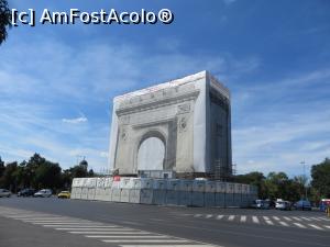 [P05] Arcul de Triumf în 2014 - schele și o pânză care reproduce imaginea monumentului.  » foto by tata123 🔱
 - 
<span class="allrVoted glyphicon glyphicon-heart hidden" id="av815874"></span>
<a class="m-l-10 hidden" id="sv815874" onclick="voting_Foto_DelVot(,815874,27478)" role="button">șterge vot <span class="glyphicon glyphicon-remove"></span></a>
<a id="v9815874" class=" c-red"  onclick="voting_Foto_SetVot(815874)" role="button"><span class="glyphicon glyphicon-heart-empty"></span> <b>LIKE</b> = Votează poza</a> <img class="hidden"  id="f815874W9" src="/imagini/loader.gif" border="0" /><span class="AjErrMes hidden" id="e815874ErM"></span>