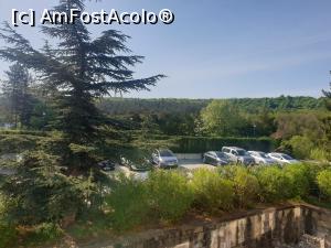[P29] Park Hotel Raya Garden - din camera noastră către parcarea din față » foto by k-lator
 - 
<span class="allrVoted glyphicon glyphicon-heart hidden" id="av1299172"></span>
<a class="m-l-10 hidden" id="sv1299172" onclick="voting_Foto_DelVot(,1299172,27483)" role="button">șterge vot <span class="glyphicon glyphicon-remove"></span></a>
<a id="v91299172" class=" c-red"  onclick="voting_Foto_SetVot(1299172)" role="button"><span class="glyphicon glyphicon-heart-empty"></span> <b>LIKE</b> = Votează poza</a> <img class="hidden"  id="f1299172W9" src="/imagini/loader.gif" border="0" /><span class="AjErrMes hidden" id="e1299172ErM"></span>