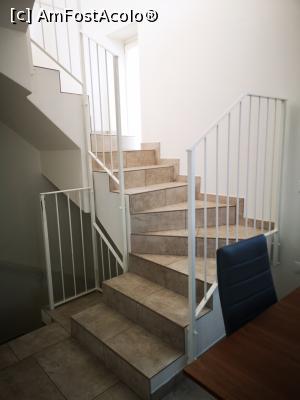 [P15] Casa Vacanze Marconi 22; scările dintre living și mansardă » foto by crismis
 - 
<span class="allrVoted glyphicon glyphicon-heart hidden" id="av1310875"></span>
<a class="m-l-10 hidden" id="sv1310875" onclick="voting_Foto_DelVot(,1310875,27583)" role="button">șterge vot <span class="glyphicon glyphicon-remove"></span></a>
<a id="v91310875" class=" c-red"  onclick="voting_Foto_SetVot(1310875)" role="button"><span class="glyphicon glyphicon-heart-empty"></span> <b>LIKE</b> = Votează poza</a> <img class="hidden"  id="f1310875W9" src="/imagini/loader.gif" border="0" /><span class="AjErrMes hidden" id="e1310875ErM"></span>