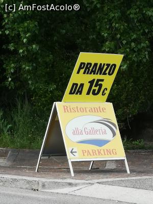 [P03] Pe partea opusă a drumului, o reclamă pentru turiștii grăbiți » foto by crismis
 - 
<span class="allrVoted glyphicon glyphicon-heart hidden" id="av1310959"></span>
<a class="m-l-10 hidden" id="sv1310959" onclick="voting_Foto_DelVot(,1310959,27584)" role="button">șterge vot <span class="glyphicon glyphicon-remove"></span></a>
<a id="v91310959" class=" c-red"  onclick="voting_Foto_SetVot(1310959)" role="button"><span class="glyphicon glyphicon-heart-empty"></span> <b>LIKE</b> = Votează poza</a> <img class="hidden"  id="f1310959W9" src="/imagini/loader.gif" border="0" /><span class="AjErrMes hidden" id="e1310959ErM"></span>