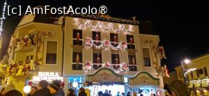 [P53] 53. Casă decorată cu soldăței din povestea „Spărgătorul de nuci”. » foto by doinafil
 - 
<span class="allrVoted glyphicon glyphicon-heart hidden" id="av1513367"></span>
<a class="m-l-10 hidden" id="sv1513367" onclick="voting_Foto_DelVot(,1513367,27805)" role="button">șterge vot <span class="glyphicon glyphicon-remove"></span></a>
<a id="v91513367" class=" c-red"  onclick="voting_Foto_SetVot(1513367)" role="button"><span class="glyphicon glyphicon-heart-empty"></span> <b>LIKE</b> = Votează poza</a> <img class="hidden"  id="f1513367W9" src="/imagini/loader.gif" border="0" /><span class="AjErrMes hidden" id="e1513367ErM"></span>