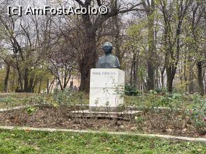 [P41] Parcul Nicolae Romanescu - bustul lui Eminescu » foto by mishu
 - 
<span class="allrVoted glyphicon glyphicon-heart hidden" id="av1341804"></span>
<a class="m-l-10 hidden" id="sv1341804" onclick="voting_Foto_DelVot(,1341804,27821)" role="button">șterge vot <span class="glyphicon glyphicon-remove"></span></a>
<a id="v91341804" class=" c-red"  onclick="voting_Foto_SetVot(1341804)" role="button"><span class="glyphicon glyphicon-heart-empty"></span> <b>LIKE</b> = Votează poza</a> <img class="hidden"  id="f1341804W9" src="/imagini/loader.gif" border="0" /><span class="AjErrMes hidden" id="e1341804ErM"></span>