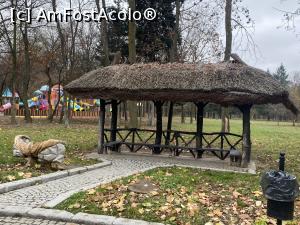 [P09] Parcul Nicolae Romanescu - un mic loc de popas si o banca interesanta » foto by mishu
 - 
<span class="allrVoted glyphicon glyphicon-heart hidden" id="av1341772"></span>
<a class="m-l-10 hidden" id="sv1341772" onclick="voting_Foto_DelVot(,1341772,27821)" role="button">șterge vot <span class="glyphicon glyphicon-remove"></span></a>
<a id="v91341772" class=" c-red"  onclick="voting_Foto_SetVot(1341772)" role="button"><span class="glyphicon glyphicon-heart-empty"></span> <b>LIKE</b> = Votează poza</a> <img class="hidden"  id="f1341772W9" src="/imagini/loader.gif" border="0" /><span class="AjErrMes hidden" id="e1341772ErM"></span>