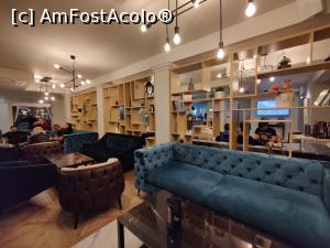 [P23] În lobby-bar » foto by crismis
 - 
<span class="allrVoted glyphicon glyphicon-heart hidden" id="av1342348"></span>
<a class="m-l-10 hidden" id="sv1342348" onclick="voting_Foto_DelVot(,1342348,27826)" role="button">șterge vot <span class="glyphicon glyphicon-remove"></span></a>
<a id="v91342348" class=" c-red"  onclick="voting_Foto_SetVot(1342348)" role="button"><span class="glyphicon glyphicon-heart-empty"></span> <b>LIKE</b> = Votează poza</a> <img class="hidden"  id="f1342348W9" src="/imagini/loader.gif" border="0" /><span class="AjErrMes hidden" id="e1342348ErM"></span>