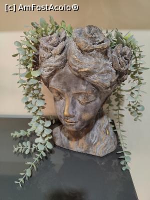 [P24] Tot în lobby-bar » foto by crismis
 - 
<span class="allrVoted glyphicon glyphicon-heart hidden" id="av1342349"></span>
<a class="m-l-10 hidden" id="sv1342349" onclick="voting_Foto_DelVot(,1342349,27826)" role="button">șterge vot <span class="glyphicon glyphicon-remove"></span></a>
<a id="v91342349" class=" c-red"  onclick="voting_Foto_SetVot(1342349)" role="button"><span class="glyphicon glyphicon-heart-empty"></span> <b>LIKE</b> = Votează poza</a> <img class="hidden"  id="f1342349W9" src="/imagini/loader.gif" border="0" /><span class="AjErrMes hidden" id="e1342349ErM"></span>