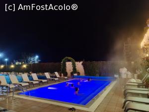 [P29] Piscina exterioara cu apă termală » foto by crismis
 - 
<span class="allrVoted glyphicon glyphicon-heart hidden" id="av1342354"></span>
<a class="m-l-10 hidden" id="sv1342354" onclick="voting_Foto_DelVot(,1342354,27826)" role="button">șterge vot <span class="glyphicon glyphicon-remove"></span></a>
<a id="v91342354" class=" c-red"  onclick="voting_Foto_SetVot(1342354)" role="button"><span class="glyphicon glyphicon-heart-empty"></span> <b>LIKE</b> = Votează poza</a> <img class="hidden"  id="f1342354W9" src="/imagini/loader.gif" border="0" /><span class="AjErrMes hidden" id="e1342354ErM"></span>