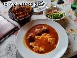 [P06] Pod Lipom - chiftele cu sos, piure de cartofi și salată » foto by crismis
 - 
<span class="allrVoted glyphicon glyphicon-heart hidden" id="av1350810"></span>
<a class="m-l-10 hidden" id="sv1350810" onclick="voting_Foto_DelVot(,1350810,27908)" role="button">șterge vot <span class="glyphicon glyphicon-remove"></span></a>
<a id="v91350810" class=" c-red"  onclick="voting_Foto_SetVot(1350810)" role="button"><span class="glyphicon glyphicon-heart-empty"></span> <b>LIKE</b> = Votează poza</a> <img class="hidden"  id="f1350810W9" src="/imagini/loader.gif" border="0" /><span class="AjErrMes hidden" id="e1350810ErM"></span>