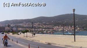 [P29] Imagine cu bulevardul Sofouli si Debarcaderul din Samos Town. » foto by ovidiuyepi
 - 
<span class="allrVoted glyphicon glyphicon-heart hidden" id="av1219285"></span>
<a class="m-l-10 hidden" id="sv1219285" onclick="voting_Foto_DelVot(,1219285,27937)" role="button">șterge vot <span class="glyphicon glyphicon-remove"></span></a>
<a id="v91219285" class=" c-red"  onclick="voting_Foto_SetVot(1219285)" role="button"><span class="glyphicon glyphicon-heart-empty"></span> <b>LIKE</b> = Votează poza</a> <img class="hidden"  id="f1219285W9" src="/imagini/loader.gif" border="0" /><span class="AjErrMes hidden" id="e1219285ErM"></span>