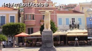 [P07] Statuia ,,Marelui Leu” din Piata Centrala, Samos Town. » foto by ovidiuyepi
 - 
<span class="allrVoted glyphicon glyphicon-heart hidden" id="av1219263"></span>
<a class="m-l-10 hidden" id="sv1219263" onclick="voting_Foto_DelVot(,1219263,27937)" role="button">șterge vot <span class="glyphicon glyphicon-remove"></span></a>
<a id="v91219263" class=" c-red"  onclick="voting_Foto_SetVot(1219263)" role="button"><span class="glyphicon glyphicon-heart-empty"></span> <b>LIKE</b> = Votează poza</a> <img class="hidden"  id="f1219263W9" src="/imagini/loader.gif" border="0" /><span class="AjErrMes hidden" id="e1219263ErM"></span>