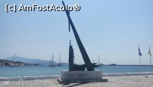 [P09] Statuia lui Pitagora din Art Space Pytagorion. » foto by ovidiuyepi
 - 
<span class="allrVoted glyphicon glyphicon-heart hidden" id="av1219265"></span>
<a class="m-l-10 hidden" id="sv1219265" onclick="voting_Foto_DelVot(,1219265,27937)" role="button">șterge vot <span class="glyphicon glyphicon-remove"></span></a>
<a id="v91219265" class=" c-red"  onclick="voting_Foto_SetVot(1219265)" role="button"><span class="glyphicon glyphicon-heart-empty"></span> <b>LIKE</b> = Votează poza</a> <img class="hidden"  id="f1219265W9" src="/imagini/loader.gif" border="0" /><span class="AjErrMes hidden" id="e1219265ErM"></span>