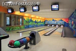 [P04] sala de bowling » foto by Chloe <span class="label label-default labelC_thin small">NEVOTABILĂ</span>