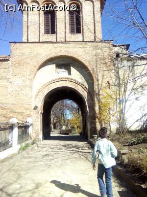 [P03] Monumentul Marcuta - dupa prima poarta, spre al doilea pasaj de trecere care are si icoane pictate pe tavan si stanga dreapta, cam sterse de vreme, e drept.  » foto by danaeldreny*
 - 
<span class="allrVoted glyphicon glyphicon-heart hidden" id="av842673"></span>
<a class="m-l-10 hidden" id="sv842673" onclick="voting_Foto_DelVot(,842673,27955)" role="button">șterge vot <span class="glyphicon glyphicon-remove"></span></a>
<a id="v9842673" class=" c-red"  onclick="voting_Foto_SetVot(842673)" role="button"><span class="glyphicon glyphicon-heart-empty"></span> <b>LIKE</b> = Votează poza</a> <img class="hidden"  id="f842673W9" src="/imagini/loader.gif" border="0" /><span class="AjErrMes hidden" id="e842673ErM"></span>