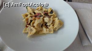 [P25] Vox Longe Bar Restaurant - casoncelli alla bergamasca » foto by Carmen Ion
 - 
<span class="allrVoted glyphicon glyphicon-heart hidden" id="av1374520"></span>
<a class="m-l-10 hidden" id="sv1374520" onclick="voting_Foto_DelVot(,1374520,27983)" role="button">șterge vot <span class="glyphicon glyphicon-remove"></span></a>
<a id="v91374520" class=" c-red"  onclick="voting_Foto_SetVot(1374520)" role="button"><span class="glyphicon glyphicon-heart-empty"></span> <b>LIKE</b> = Votează poza</a> <img class="hidden"  id="f1374520W9" src="/imagini/loader.gif" border="0" /><span class="AjErrMes hidden" id="e1374520ErM"></span>