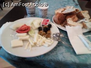 [P21] Grand Hotel Konya -restaurant la subbsol-varianta mic dejundin care lipseste halvaua si pepenele galben consumate deja » foto by ile57b
 - 
<span class="allrVoted glyphicon glyphicon-heart hidden" id="av1360385"></span>
<a class="m-l-10 hidden" id="sv1360385" onclick="voting_Foto_DelVot(,1360385,27993)" role="button">șterge vot <span class="glyphicon glyphicon-remove"></span></a>
<a id="v91360385" class=" c-red"  onclick="voting_Foto_SetVot(1360385)" role="button"><span class="glyphicon glyphicon-heart-empty"></span> <b>LIKE</b> = Votează poza</a> <img class="hidden"  id="f1360385W9" src="/imagini/loader.gif" border="0" /><span class="AjErrMes hidden" id="e1360385ErM"></span>