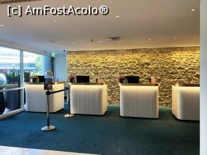 [P10] Recepție Hotel Novotel-sînt 4 birouri pentru a putea prelua/caza  grupuri mai repede » foto by AZE
 - 
<span class="allrVoted glyphicon glyphicon-heart hidden" id="av1365037"></span>
<a class="m-l-10 hidden" id="sv1365037" onclick="voting_Foto_DelVot(,1365037,28033)" role="button">șterge vot <span class="glyphicon glyphicon-remove"></span></a>
<a id="v91365037" class=" c-red"  onclick="voting_Foto_SetVot(1365037)" role="button"><span class="glyphicon glyphicon-heart-empty"></span> <b>LIKE</b> = Votează poza</a> <img class="hidden"  id="f1365037W9" src="/imagini/loader.gif" border="0" /><span class="AjErrMes hidden" id="e1365037ErM"></span>