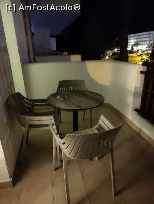 [P12] Apartament; balcon » foto by crismis
 - 
<span class="allrVoted glyphicon glyphicon-heart hidden" id="av1371566"></span>
<a class="m-l-10 hidden" id="sv1371566" onclick="voting_Foto_DelVot(,1371566,28091)" role="button">șterge vot <span class="glyphicon glyphicon-remove"></span></a>
<a id="v91371566" class=" c-red"  onclick="voting_Foto_SetVot(1371566)" role="button"><span class="glyphicon glyphicon-heart-empty"></span> <b>LIKE</b> = Votează poza</a> <img class="hidden"  id="f1371566W9" src="/imagini/loader.gif" border="0" /><span class="AjErrMes hidden" id="e1371566ErM"></span>