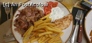 [P04] Pork gyros la cina » foto by ramop
 - 
<span class="allrVoted glyphicon glyphicon-heart hidden" id="av1373984"></span>
<a class="m-l-10 hidden" id="sv1373984" onclick="voting_Foto_DelVot(,1373984,28109)" role="button">șterge vot <span class="glyphicon glyphicon-remove"></span></a>
<a id="v91373984" class=" c-red"  onclick="voting_Foto_SetVot(1373984)" role="button"><span class="glyphicon glyphicon-heart-empty"></span> <b>LIKE</b> = Votează poza</a> <img class="hidden"  id="f1373984W9" src="/imagini/loader.gif" border="0" /><span class="AjErrMes hidden" id="e1373984ErM"></span>