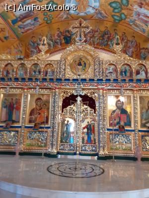 [P22] Manastirea Pantocrator- interior biserica nouă, altarul » foto by Michi
 - 
<span class="allrVoted glyphicon glyphicon-heart hidden" id="av1414025"></span>
<a class="m-l-10 hidden" id="sv1414025" onclick="voting_Foto_DelVot(,1414025,28210)" role="button">șterge vot <span class="glyphicon glyphicon-remove"></span></a>
<a id="v91414025" class=" c-red"  onclick="voting_Foto_SetVot(1414025)" role="button"><span class="glyphicon glyphicon-heart-empty"></span> <b>LIKE</b> = Votează poza</a> <img class="hidden"  id="f1414025W9" src="/imagini/loader.gif" border="0" /><span class="AjErrMes hidden" id="e1414025ErM"></span>