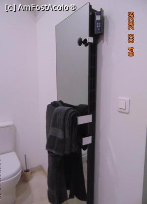 [P25] oglinda cu suport de prosoape si încalzire » foto by Yolanda
 - 
<span class="allrVoted glyphicon glyphicon-heart hidden" id="av1524167"></span>
<a class="m-l-10 hidden" id="sv1524167" onclick="voting_Foto_DelVot(,1524167,28286)" role="button">șterge vot <span class="glyphicon glyphicon-remove"></span></a>
<a id="v91524167" class=" c-red"  onclick="voting_Foto_SetVot(1524167)" role="button"><span class="glyphicon glyphicon-heart-empty"></span> <b>LIKE</b> = Votează poza</a> <img class="hidden"  id="f1524167W9" src="/imagini/loader.gif" border="0" /><span class="AjErrMes hidden" id="e1524167ErM"></span>