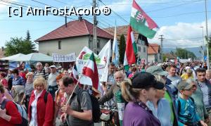 [P04] În mijlocul coloanei de pelerini care se întinde în spate pe sute de metri. După aspect, grupul face parte din cei sosiți cu trenul (organizat) din Ungaria. » foto by Lucien
 - 
<span class="allrVoted glyphicon glyphicon-heart hidden" id="av728039"></span>
<a class="m-l-10 hidden" id="sv728039" onclick="voting_Foto_DelVot(,728039,28325)" role="button">șterge vot <span class="glyphicon glyphicon-remove"></span></a>
<a id="v9728039" class=" c-red"  onclick="voting_Foto_SetVot(728039)" role="button"><span class="glyphicon glyphicon-heart-empty"></span> <b>LIKE</b> = Votează poza</a> <img class="hidden"  id="f728039W9" src="/imagini/loader.gif" border="0" /><span class="AjErrMes hidden" id="e728039ErM"></span>