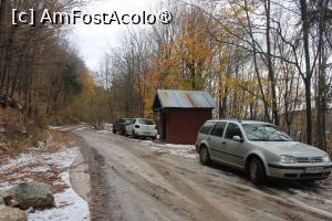 [P11] Drumul Forestier spre Mănăstirea Jgheaburi, Loc de parcare lângă Troiță » foto by mprofeanu
 - 
<span class="allrVoted glyphicon glyphicon-heart hidden" id="av1404033"></span>
<a class="m-l-10 hidden" id="sv1404033" onclick="voting_Foto_DelVot(,1404033,28367)" role="button">șterge vot <span class="glyphicon glyphicon-remove"></span></a>
<a id="v91404033" class=" c-red"  onclick="voting_Foto_SetVot(1404033)" role="button"><span class="glyphicon glyphicon-heart-empty"></span> <b>LIKE</b> = Votează poza</a> <img class="hidden"  id="f1404033W9" src="/imagini/loader.gif" border="0" /><span class="AjErrMes hidden" id="e1404033ErM"></span>