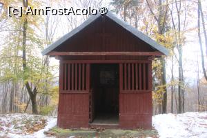 [P12] Drumul Forestier spre Mănăstirea Jgheaburi, Troița, alături locuri de parcare » foto by mprofeanu
 - 
<span class="allrVoted glyphicon glyphicon-heart hidden" id="av1404034"></span>
<a class="m-l-10 hidden" id="sv1404034" onclick="voting_Foto_DelVot(,1404034,28367)" role="button">șterge vot <span class="glyphicon glyphicon-remove"></span></a>
<a id="v91404034" class=" c-red"  onclick="voting_Foto_SetVot(1404034)" role="button"><span class="glyphicon glyphicon-heart-empty"></span> <b>LIKE</b> = Votează poza</a> <img class="hidden"  id="f1404034W9" src="/imagini/loader.gif" border="0" /><span class="AjErrMes hidden" id="e1404034ErM"></span>