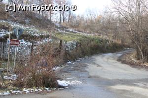 [P03] Drumul Forestier spre Mănăstirea Jgheaburi sinuos, cu urcușuri și coborâșuri, cu destule gropi și ceva zăpadă în ziua de 1 Decembrie » foto by mprofeanu
 - 
<span class="allrVoted glyphicon glyphicon-heart hidden" id="av1404025"></span>
<a class="m-l-10 hidden" id="sv1404025" onclick="voting_Foto_DelVot(,1404025,28367)" role="button">șterge vot <span class="glyphicon glyphicon-remove"></span></a>
<a id="v91404025" class=" c-red"  onclick="voting_Foto_SetVot(1404025)" role="button"><span class="glyphicon glyphicon-heart-empty"></span> <b>LIKE</b> = Votează poza</a> <img class="hidden"  id="f1404025W9" src="/imagini/loader.gif" border="0" /><span class="AjErrMes hidden" id="e1404025ErM"></span>