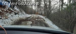 [P08] Drumul Forestier spre Mănăstirea Jgheaburi avea porțiuni cu gropi și zăpadă » foto by mprofeanu
 - 
<span class="allrVoted glyphicon glyphicon-heart hidden" id="av1404030"></span>
<a class="m-l-10 hidden" id="sv1404030" onclick="voting_Foto_DelVot(,1404030,28367)" role="button">șterge vot <span class="glyphicon glyphicon-remove"></span></a>
<a id="v91404030" class=" c-red"  onclick="voting_Foto_SetVot(1404030)" role="button"><span class="glyphicon glyphicon-heart-empty"></span> <b>LIKE</b> = Votează poza</a> <img class="hidden"  id="f1404030W9" src="/imagini/loader.gif" border="0" /><span class="AjErrMes hidden" id="e1404030ErM"></span>